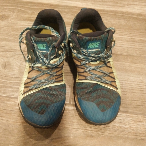 Trail running shoes - Picture 2 of 3